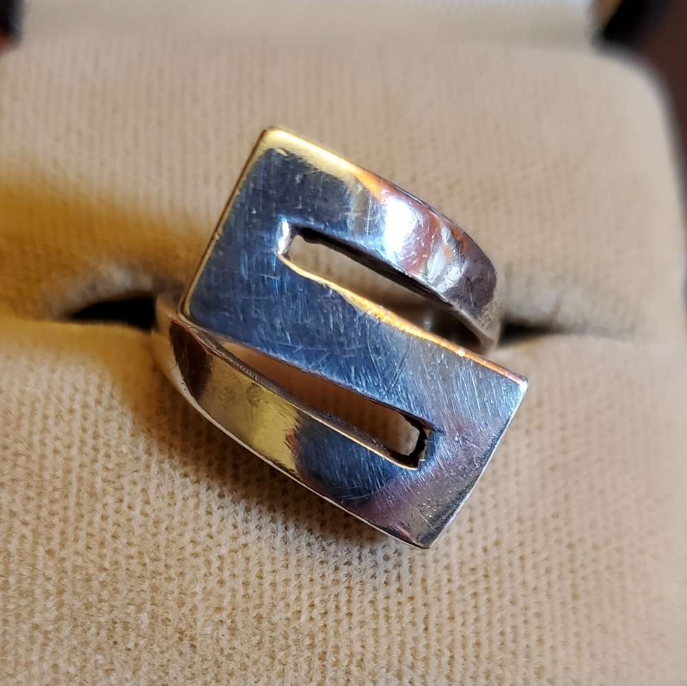STERLING MODERN DESIGN RING - Picture 2 of 4